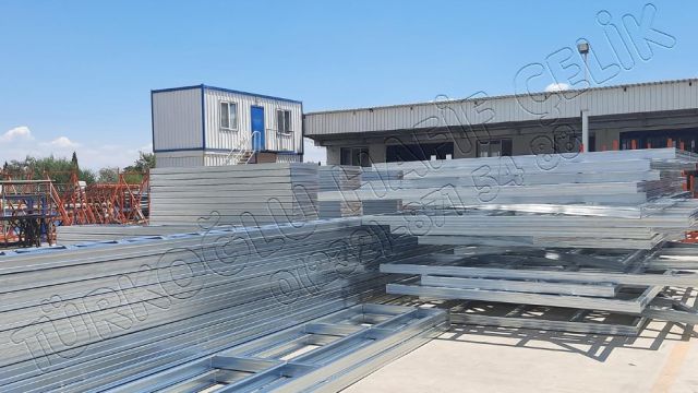 Mobil Ev Karavanınızı Hafif Çelik ile Dönüştürün