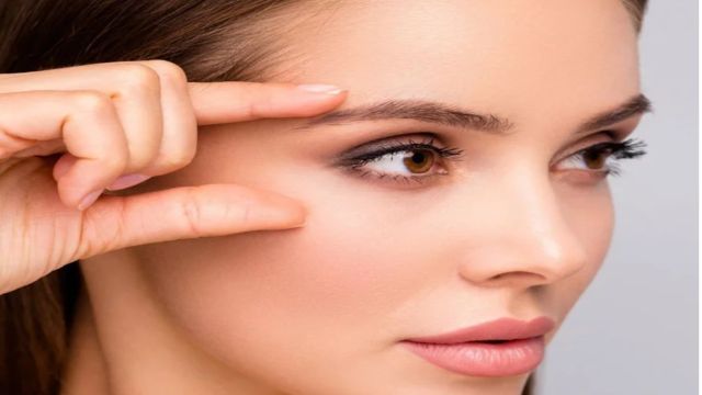 Brow Lift ve Kaş Kaldırma Tedavilerinde Doğal Görünüm